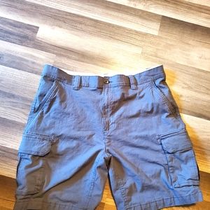 Used Amazon Essentials Men's 10" Classic Shorts